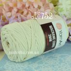 752 молочний