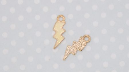 Кольорова підвіска, шарм Блискавка біла , з емалевим покриттям, біла, 1 шт