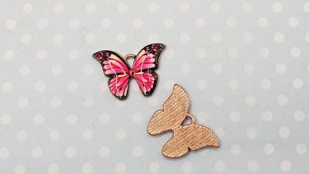 Кольорова підвіска, шарм Метелик Бордово-рожева, з емалевим покриттям, 1 шт