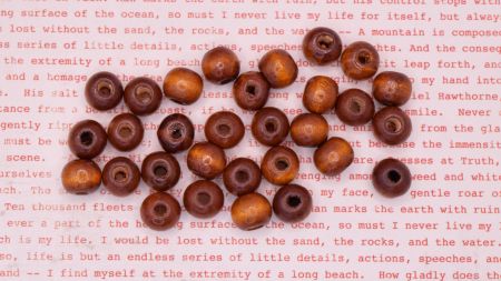 Намистини дерев'яні 9*10мм, круглі, 50 шт колір Світло-Коричневий №102, упаковка 10г