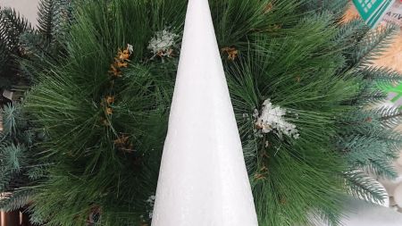 Пінопластова основа Конус , висота 25 ми, 1 штука 2200117