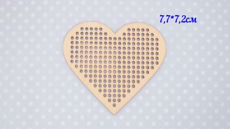 Основа під вишивку з перфорацією Серце , фанера, розмір 77*72 мм