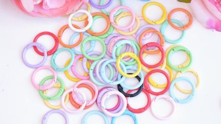 Заготовка для брелока: карабін-кільце круглий, кольоровий (25 мм × 3,5 мм)