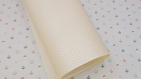 Штучна шкіра для рукоділля , середньозерниста, А4 колір Молочний металік , 1 шт