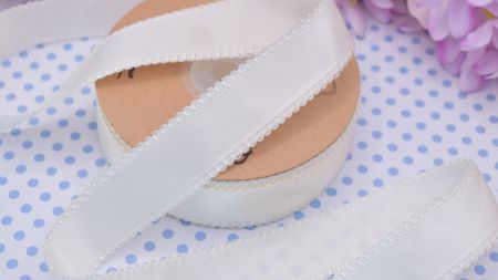 Атласна Стрічка декоративна Молочна із Бордюром , 1 м