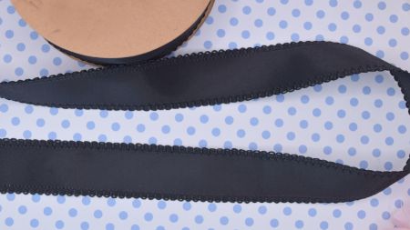 Атласна Стрічка декоративна Чорна із Бордюром , 1 м