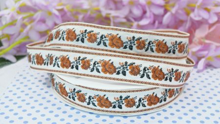 Гобеленова стрічка з українським орнаментом 25 мм Помаранчеві квіти на білому, 1 м.