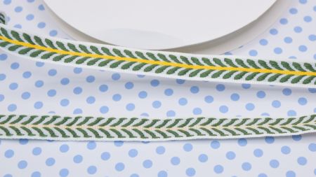 Гобеленова Стрічка з орнаментом 12мм,  Зелені листочки на білому, 1 м.