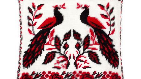 Набір для вишивання подушки напівхрестиком 40х40 см V535 Оберіг кохання - Чарівниця з традиційним українським орнаментом та птахами