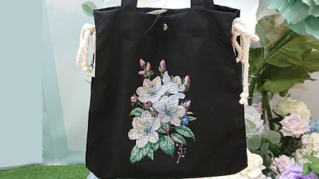 Пошита Эко-Сумка , шопер з малюнком під вишивку Квіти шипшини ШП-1-074 Чорний, Кольорова