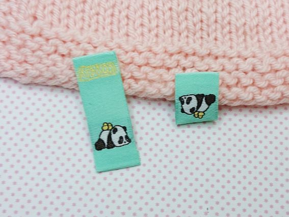Бирка нашивка для одежды жаккардовая Спящая панда и lovely салатовая 40мм, 2шт