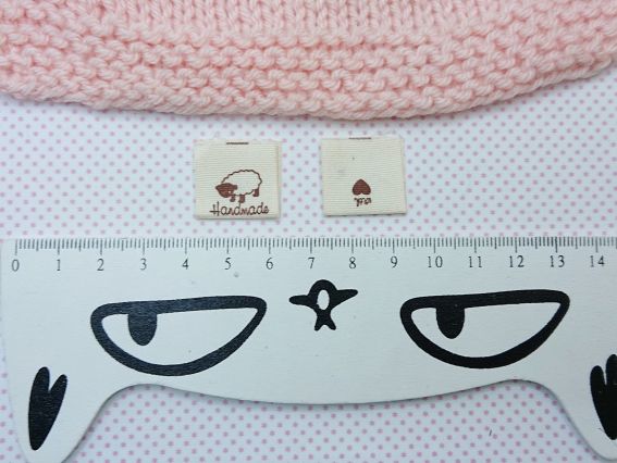 Бирка нашивка для одягу тканинна Handmade ОВЕЧКА, 20х20мм, 2шт