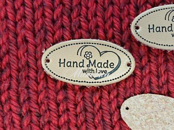 Нашивка шкіряна овал Hand Made with love Серце Кавова 32х16мм, 1 шт Нашивка шкіряна овал Hand Made with love Серце Кавова 32х16мм, 1 шт