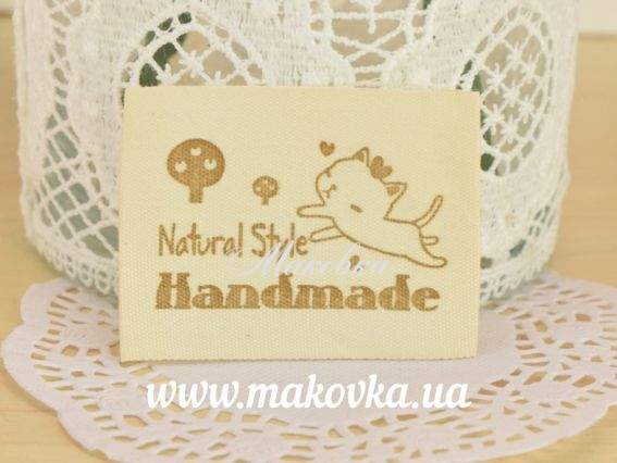Нашивка Handmade КОТИК, 40х53мм, natural style , 1 шт Нашивка Handmade КОТИК, 40х53мм, natural style , 1 шт