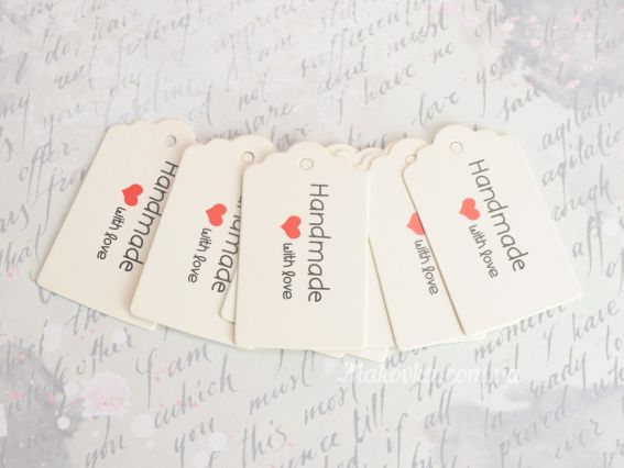 Картонні Бірки білі 30*50мм, фігурний верх, напис HANDMADE with love, 10 шт