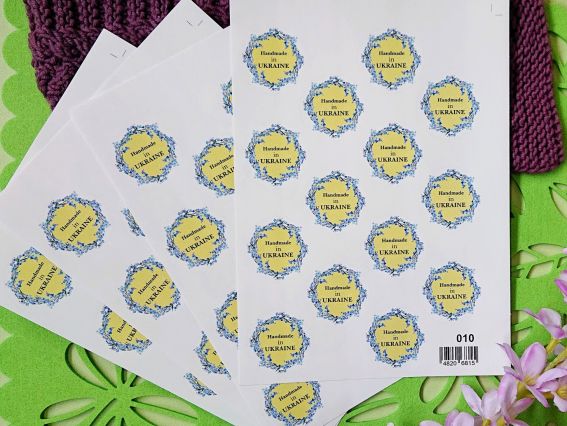 Наклейки патриотические Hand Made in UKRAINE 010 голубые цветочки д=3,5см 1 лист А5 (14 шт)