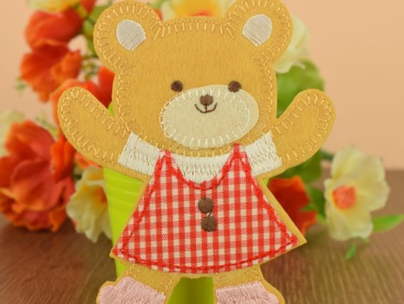 Термо-аппликация Мишка в платьице, 10х8см, 1 шт, цвет на выбор 4. Красный