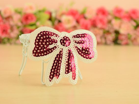 Термоаппликация Бант с паетками 7,5 х 6 см 1 шт Термоаппликация Бант с паетками 7,5 х 6 см 1 шт