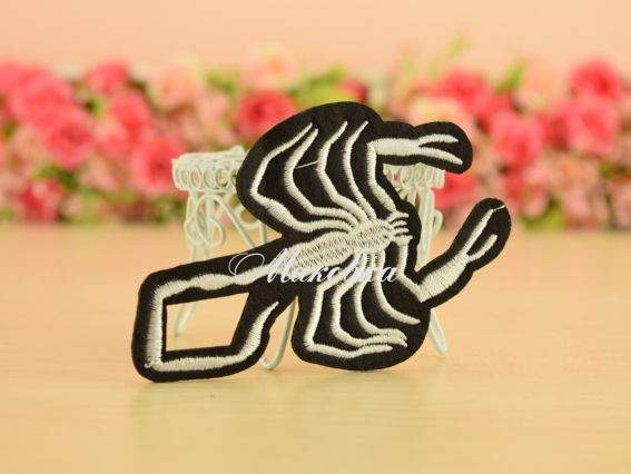 Термоаппликация Скорпион 6,5 х 7 см, белый, 1 шт Термоаппликация Скорпион 6,5 х 7 см, белый, 1 шт