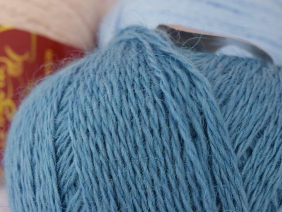 Пряжа Ангора Аванті 50% з пухом кролика напіввовняна Avanti Angora 50%