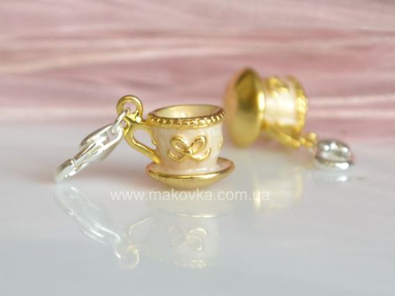 Подвеска с карабином Чашка с блюдцем эмаль, золото Подвеска с карабином Чашка с блюдцем эмаль, золото