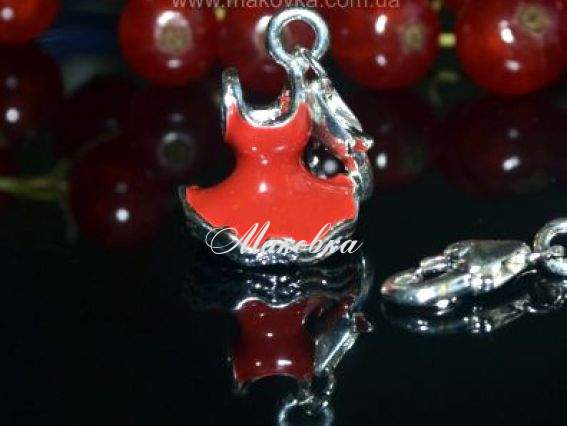 Подвеска с карабином Платье красное