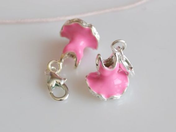 Подвеска карабин Платье розовое