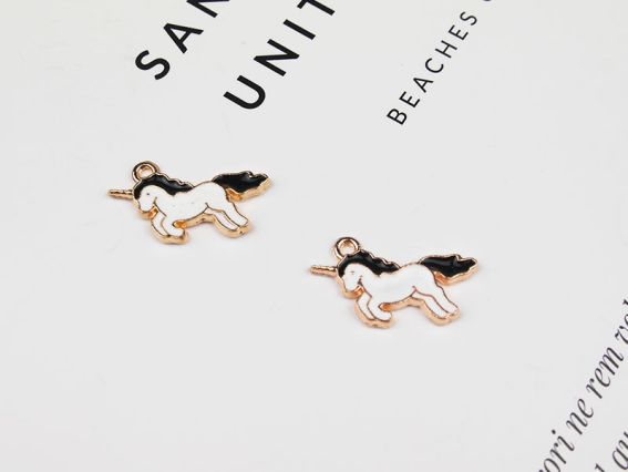 Цветная подвеска, шарм Единорог маленький белый, с эмалевым покрытием , 1 шт