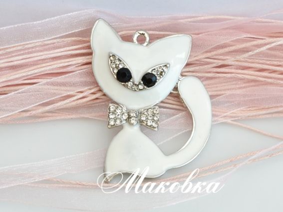 Кулон Белый кот, 40х52 мм, эмаль Кулон Белый кот, 40х52 мм, эмаль