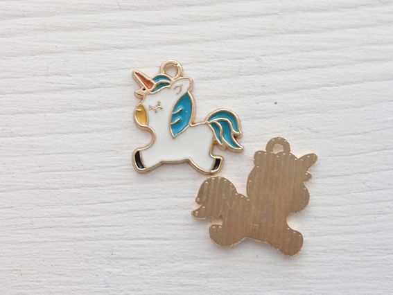 Подвеска цветная Единорог №3 средний белый с синей гривой, эмаль, 1 шт