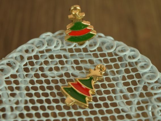 Кольорова підвіска, шарм Новорічна ялинка двоколірна із зіркою №2, з емалевим покриттям, 1 шт