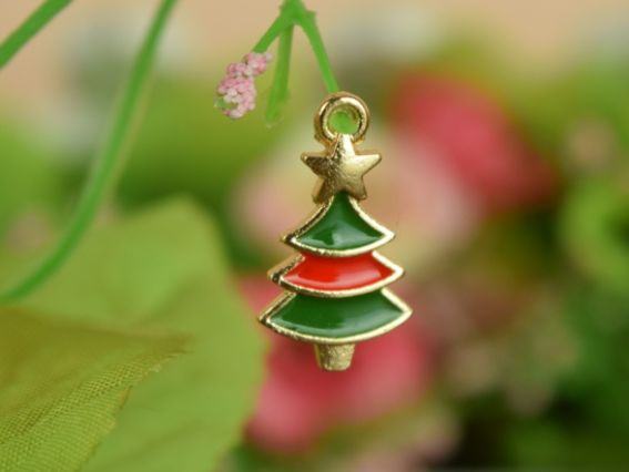 Кольорова підвіска, шарм Новорічна ялинка двоколірна із зіркою №2, з емалевим покриттям, 1 шт