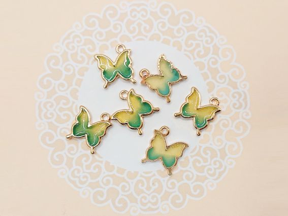 Кольорова підвіска, шарм Метелик Жовто-Зелений, з кольоровими крилами, 1 шт