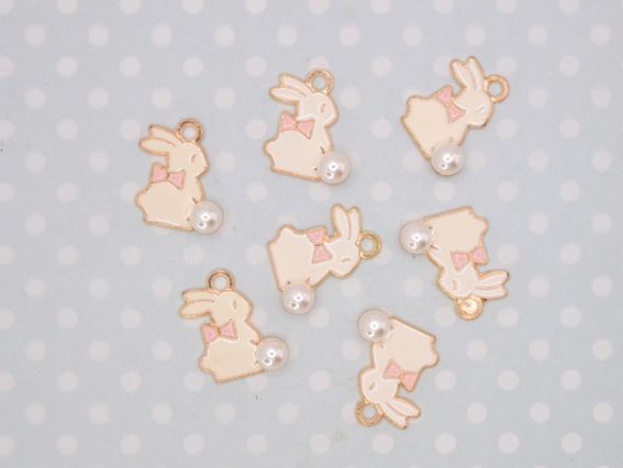 Кольорова підвіска, шарм Зайчик білий з намистинкою, з емалевим покриттям