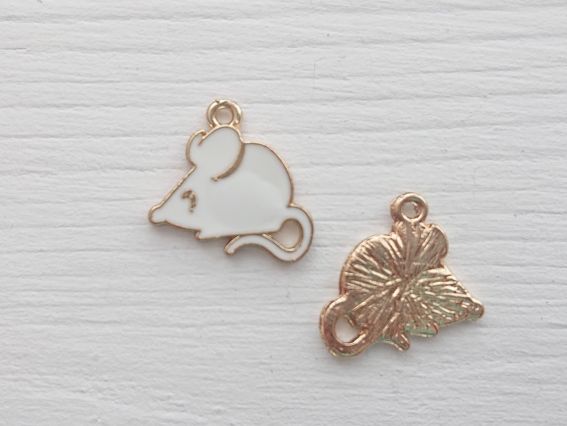 Кольорова підвіска, шарм Миша біла, з емалевим покриттям, 1 шт