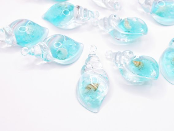 Подвеска - кулон Ракушка прозрачная Бирюзовая с натуральной ракушкой внутри Подвеска - кулон Ракушка прозрачная Бирюзовая с натуральной ракушкой внутри