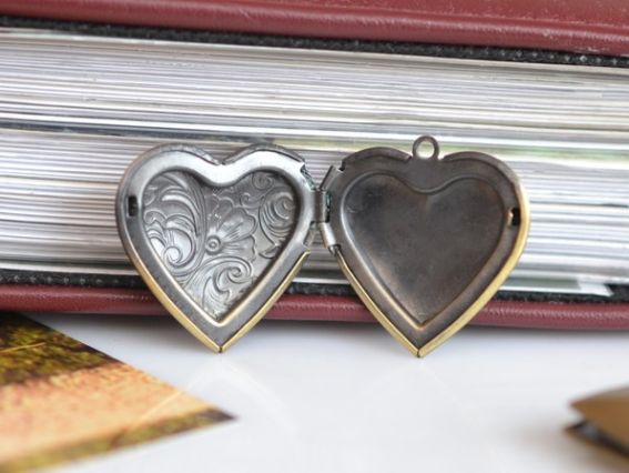 Медальйон для фото №48 Серце