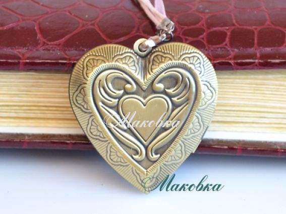 Медальон для фото №13 Сердце с сердечком, 40х43 мм, античная бронза, 1 шт