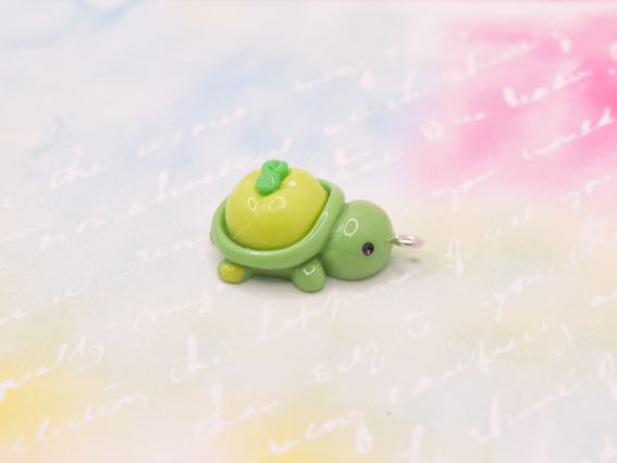 Підвіска Черепашка Зелене яблуко 28мм  Підвіска Черепашка Зелене яблуко 28мм 