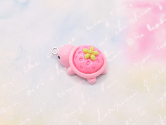 Підвіска , кулон Черепашка Рожева полуниця 28мм, для обвісів у стилі Kidcore та Y2K, полімерна смола 