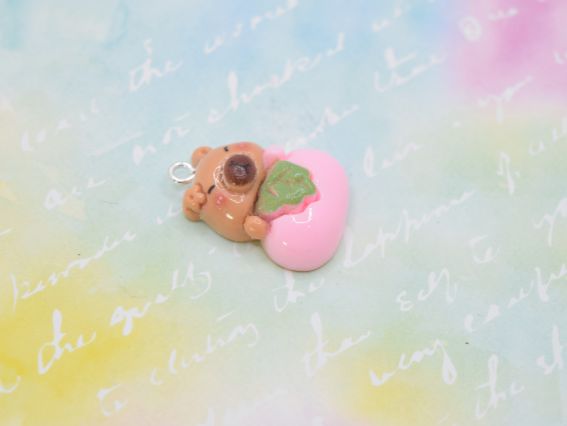 Кулон-подвеска Капибара с розовым яблоком, 25 мм. Аксессуар для бижутерии и украшений в стиле 2000-х (Y2K), Kidcore. Брелок-фигурка из полимерной смолы для девочек.