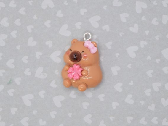 Подвеска Капибара с розовым цветком, 25 мм