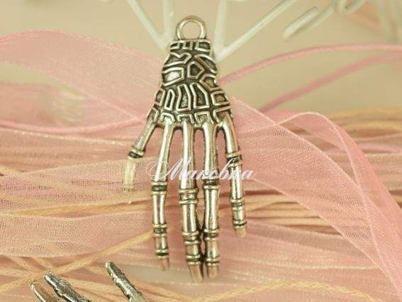 Подвеска Рука - Кисть скелета 42 мм античное серебро, 1 шт