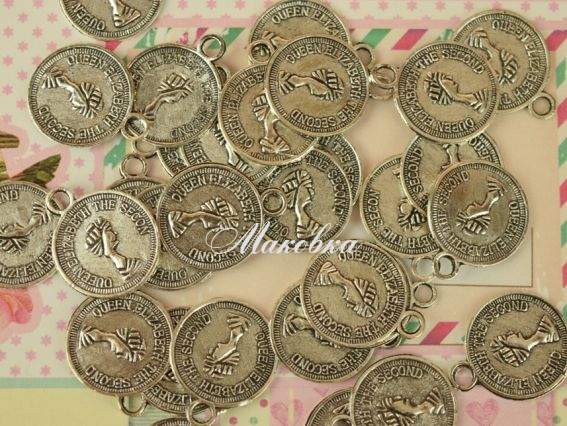 Королева Елізабет II підвіска монета , 13х17мм античне срібло, 50 шт Королева Елізабет II підвіска монета , 13х17мм античне срібло, 50 шт