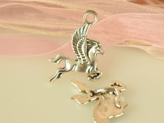 Подвеска Пегас, 16х23 мм, античное серебро 1 шт