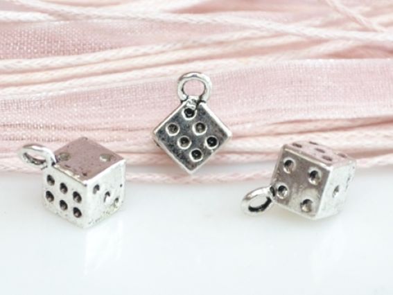 Подвеска Кубик игральный, 12,5 мм, античное серебро, 50 шт Подвеска Кубик игральный, 12,5 мм, античное серебро, 50 шт