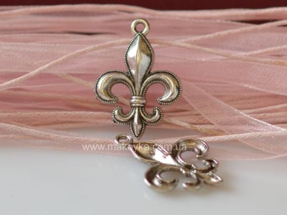 Подвеска Королевская лилия, античное серебро, 50 шт Подвеска Королевская лилия, античное серебро, 50 шт