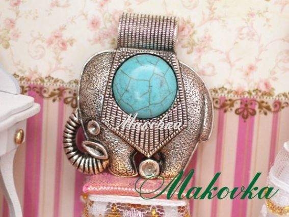 Кулон Слон с голубым кабошоном, 48х53 мм Кулон Слон с голубым кабошоном, 48х53 мм