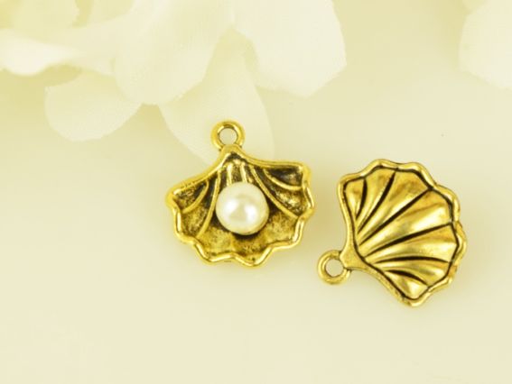 Кулон металлический Жемчужина в ракушке цвет античное золото , размер 15х15х6 мм