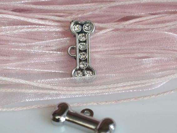 Подвеска Косточка со стразами Подвеска Косточка со стразами